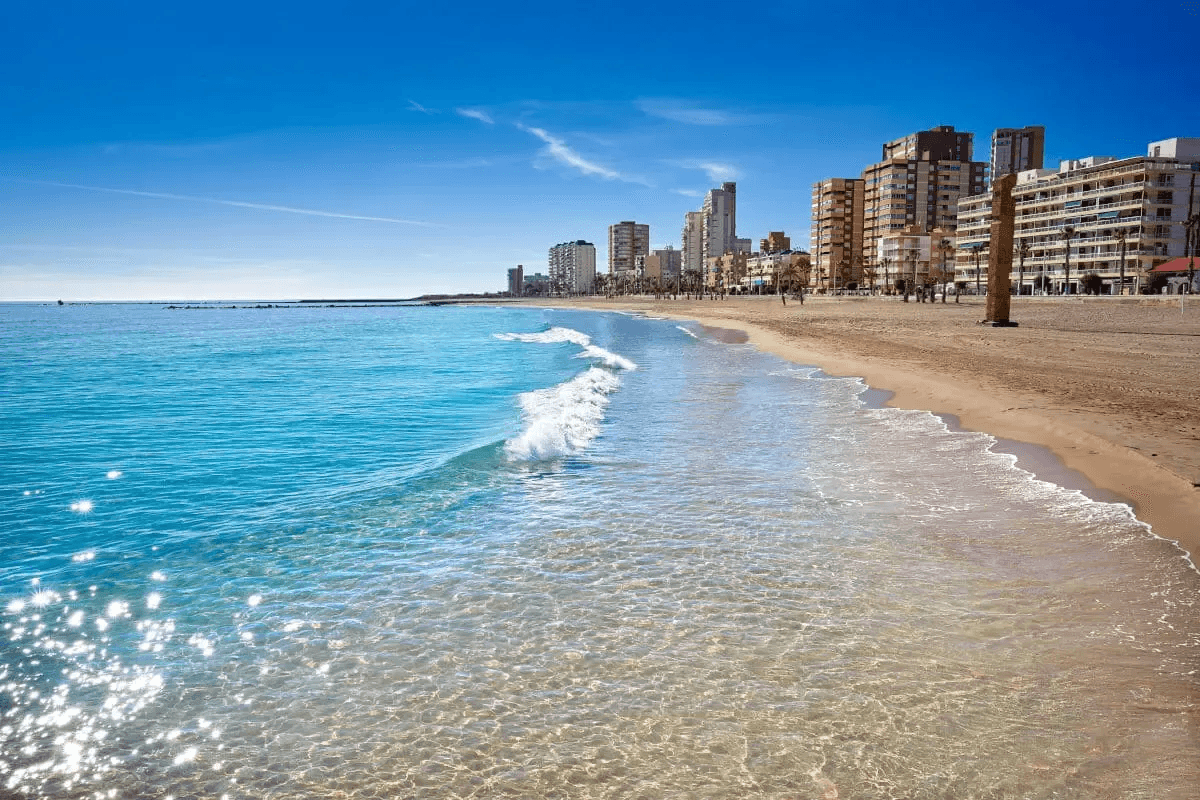 De vastgoedmarkt in El Campello in 2025: stabiliteit, kansen en prognoses